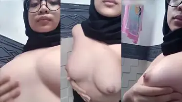 Gadis Perawan Pamer Tubuh Nakal Depan Kamera poster